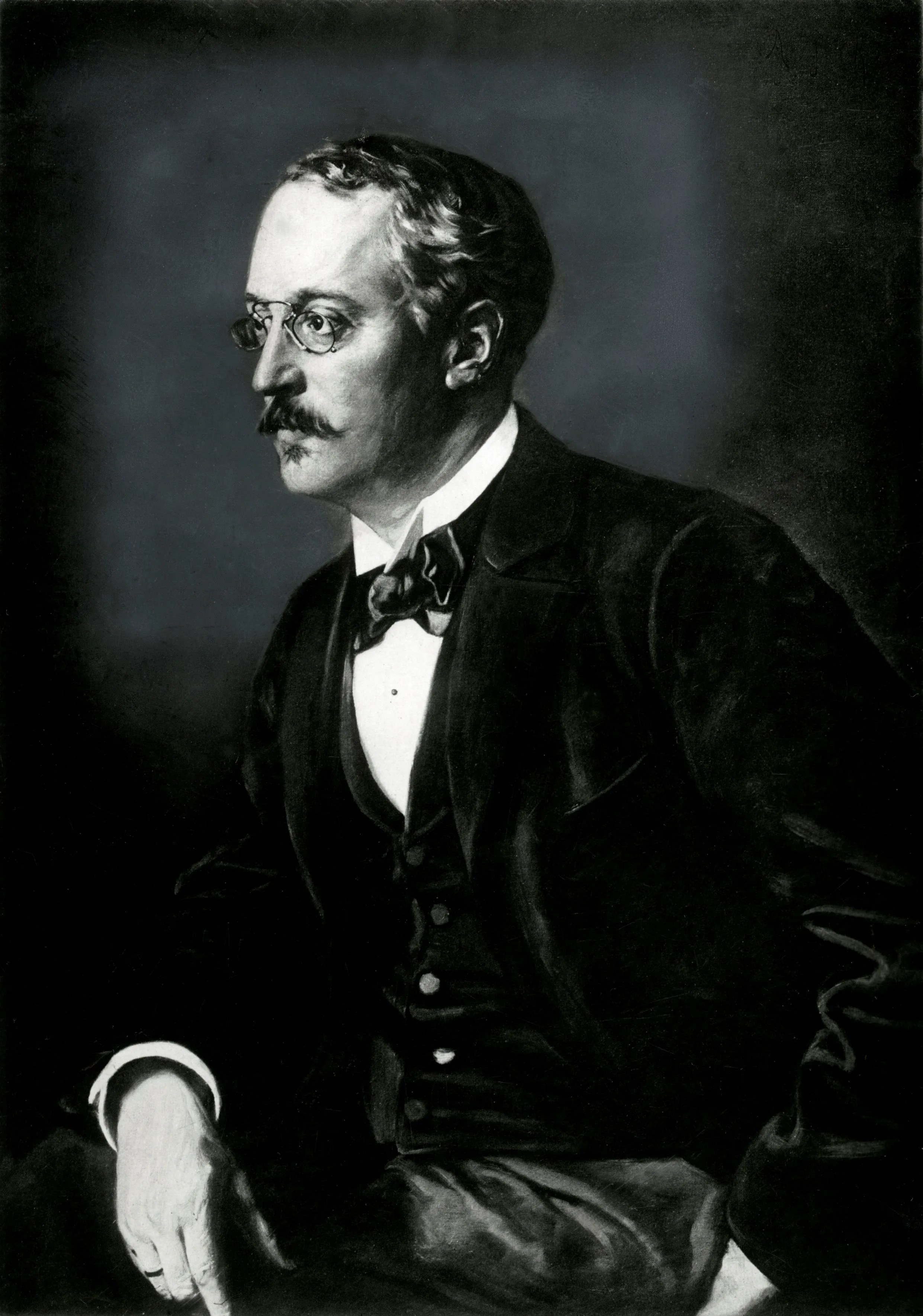 Photographic portrait of Rudolf Diesel, German engineer and inventor, in formal dress.